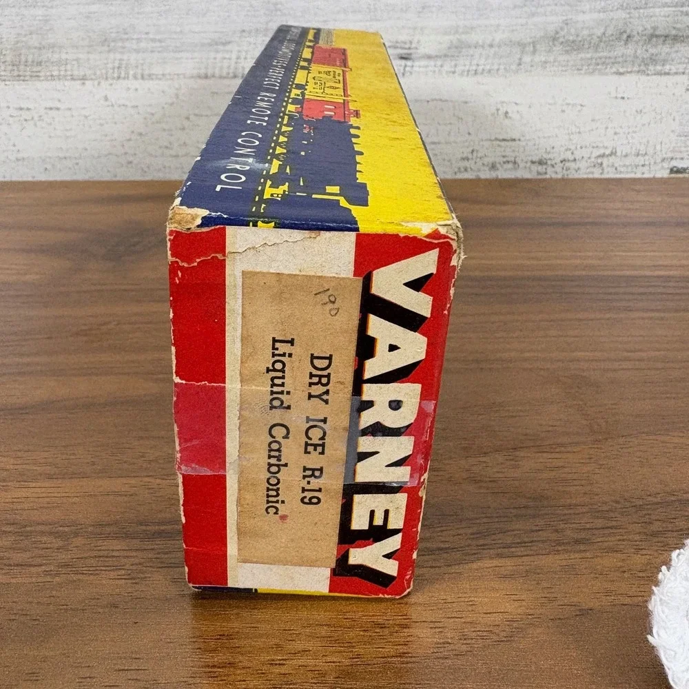 Vintage Varney HO Train Car 1934.Carbonic‎ Ice
